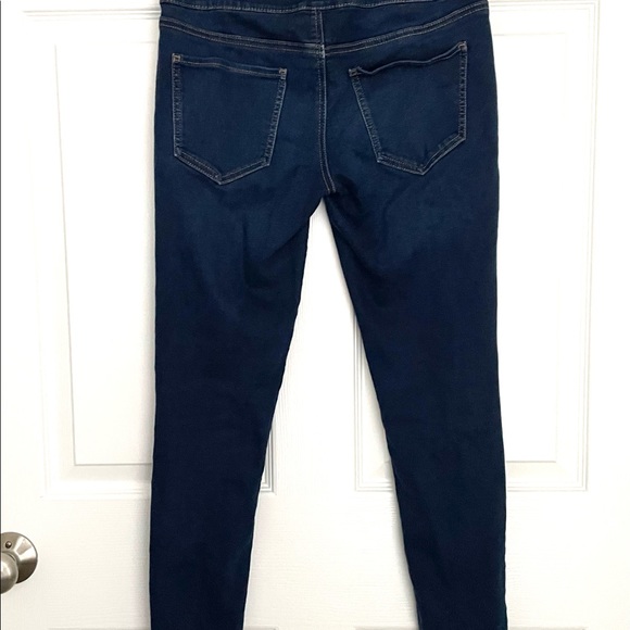 SO pull on skinny jeans - Picture 3 of 3